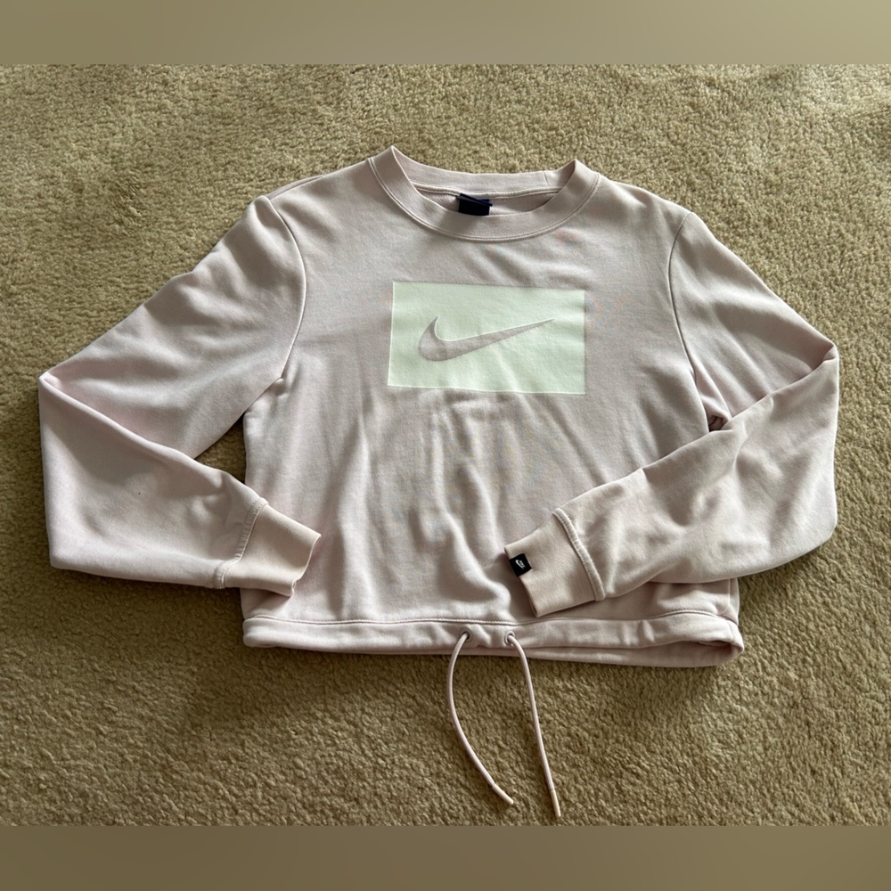 Baby pink Nike crew neck